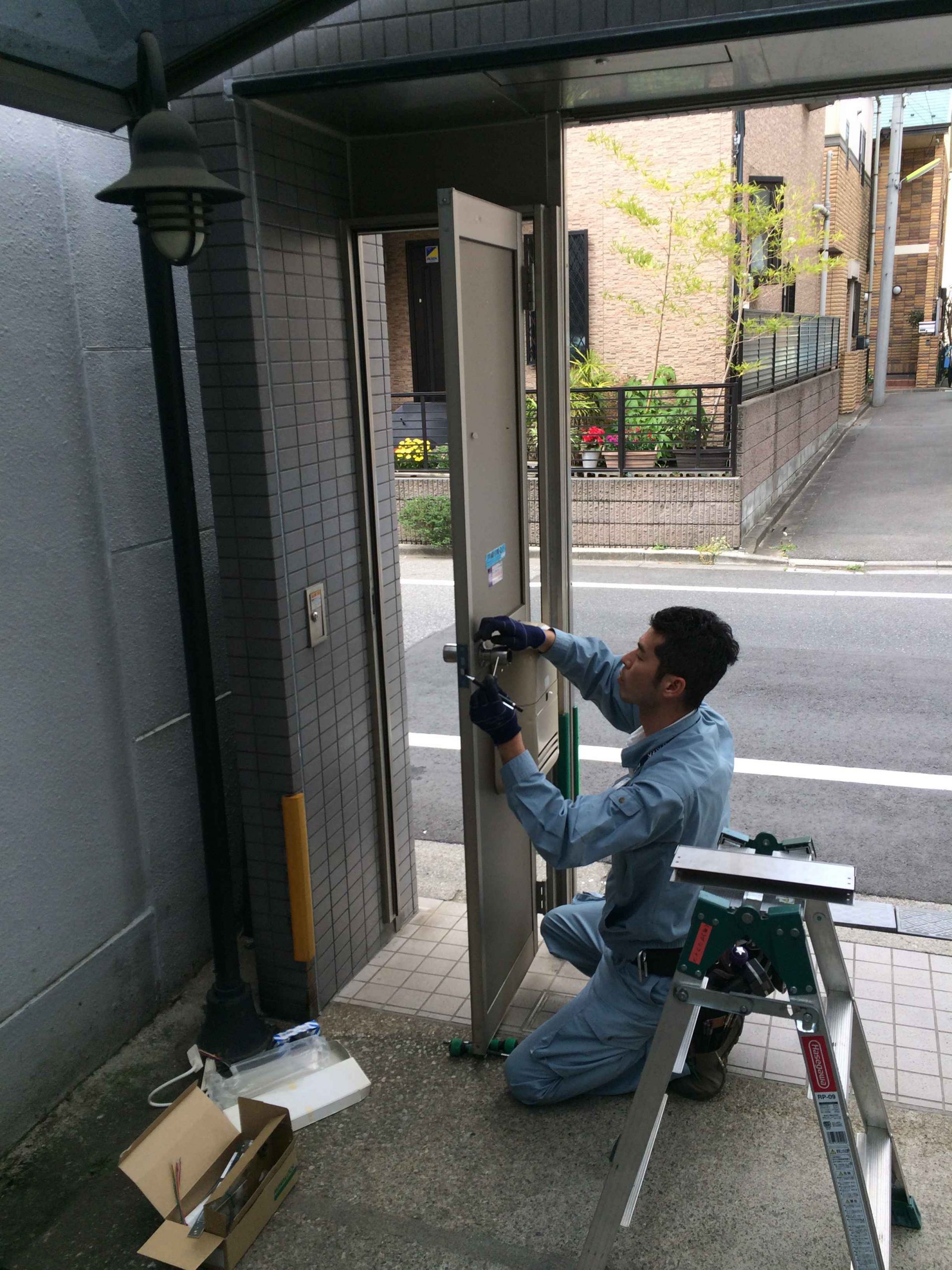 戸建住宅の電気錠システム新規導入工事